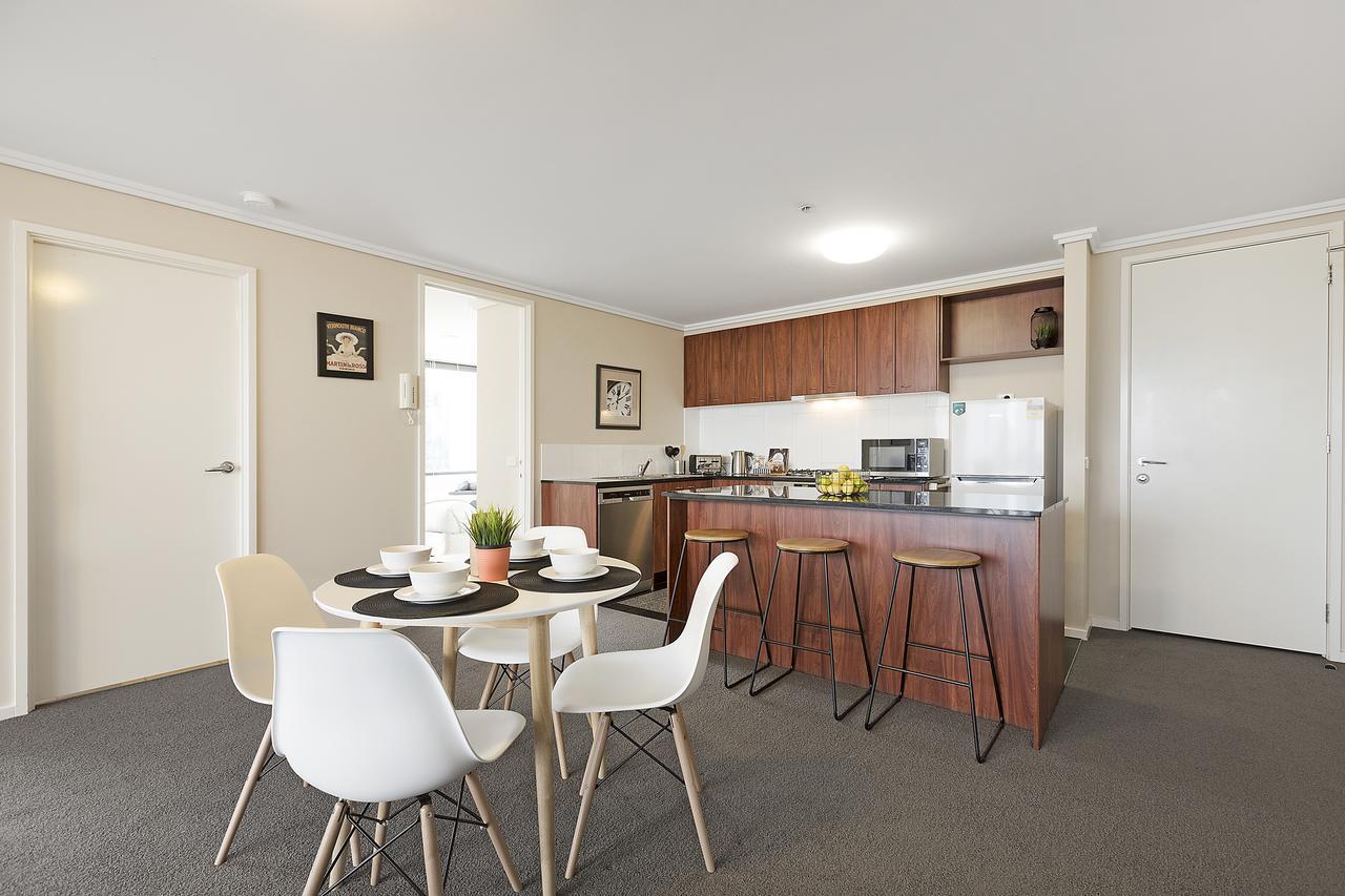 Complete Host Southpoint Apartments Melbourne City Exterior foto